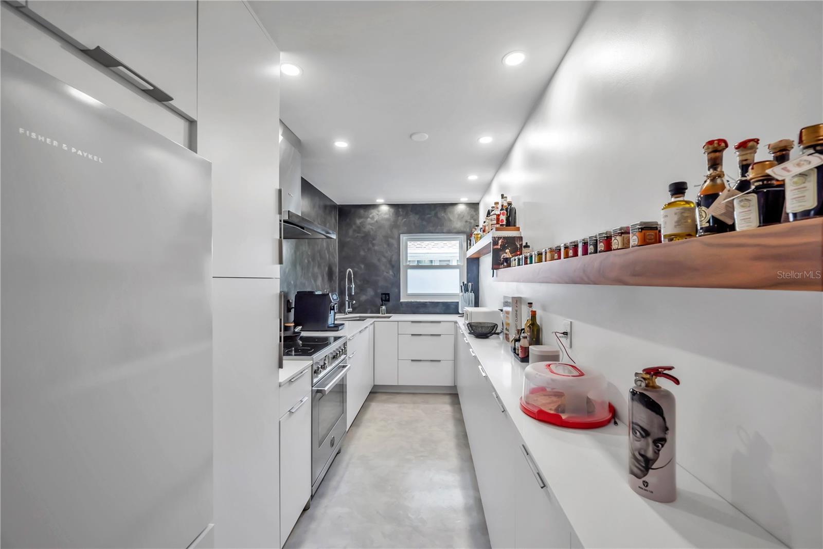 Image 12 of 41 For 224 6th Avenue N 13