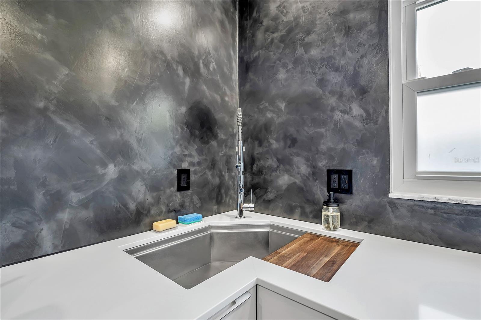 Image 14 of 41 For 224 6th Avenue N 13