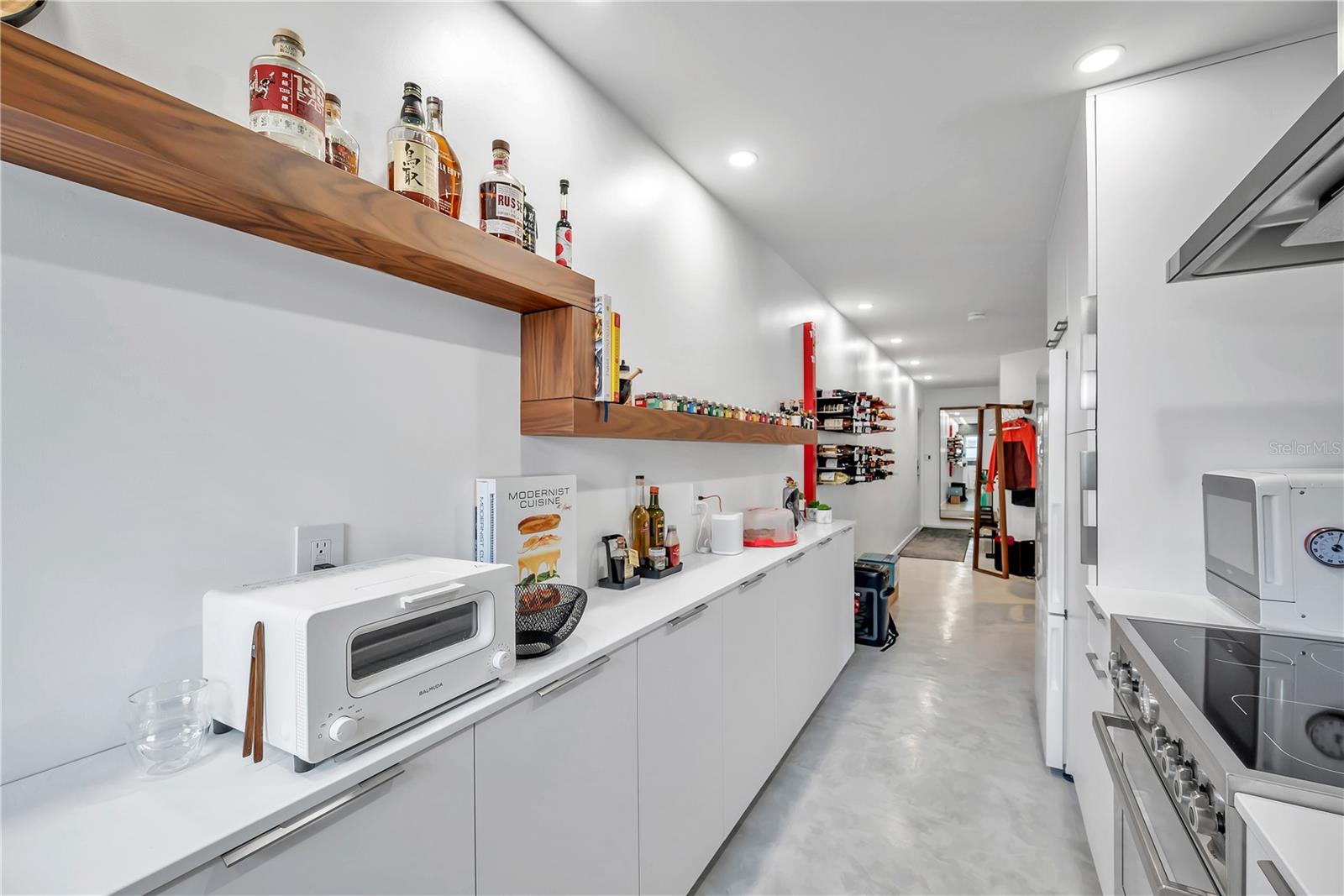 Image 15 of 41 For 224 6th Avenue N 13