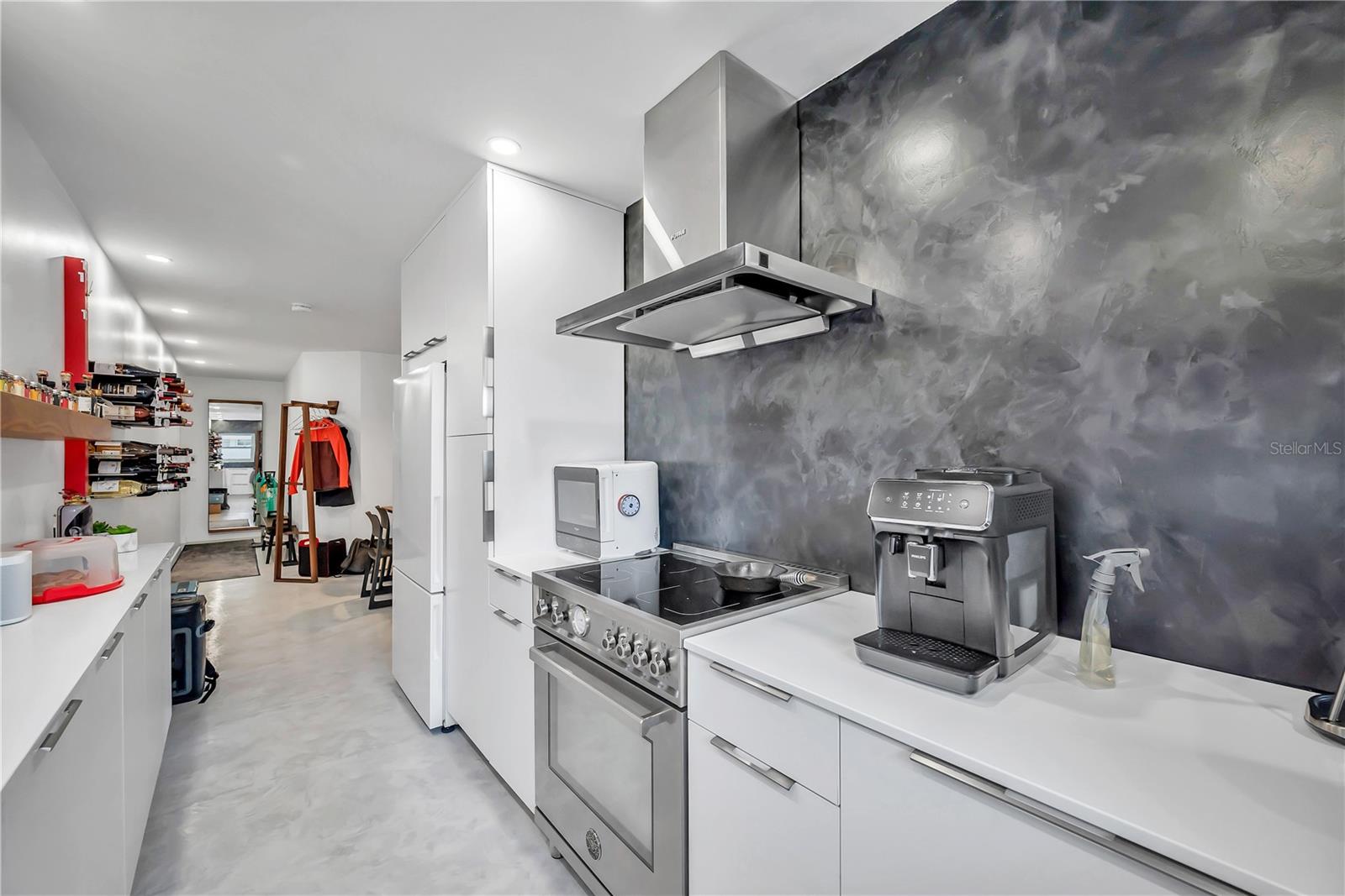 Image 17 of 41 For 224 6th Avenue N 13