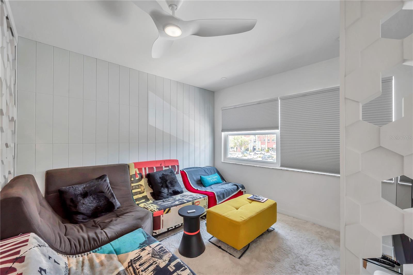 Image 18 of 41 For 224 6th Avenue N 13