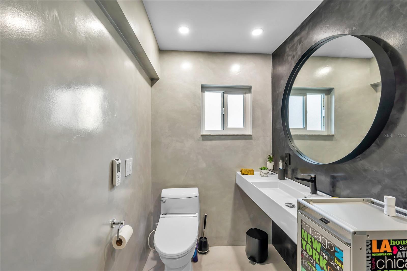 Image 26 of 41 For 224 6th Avenue N 13