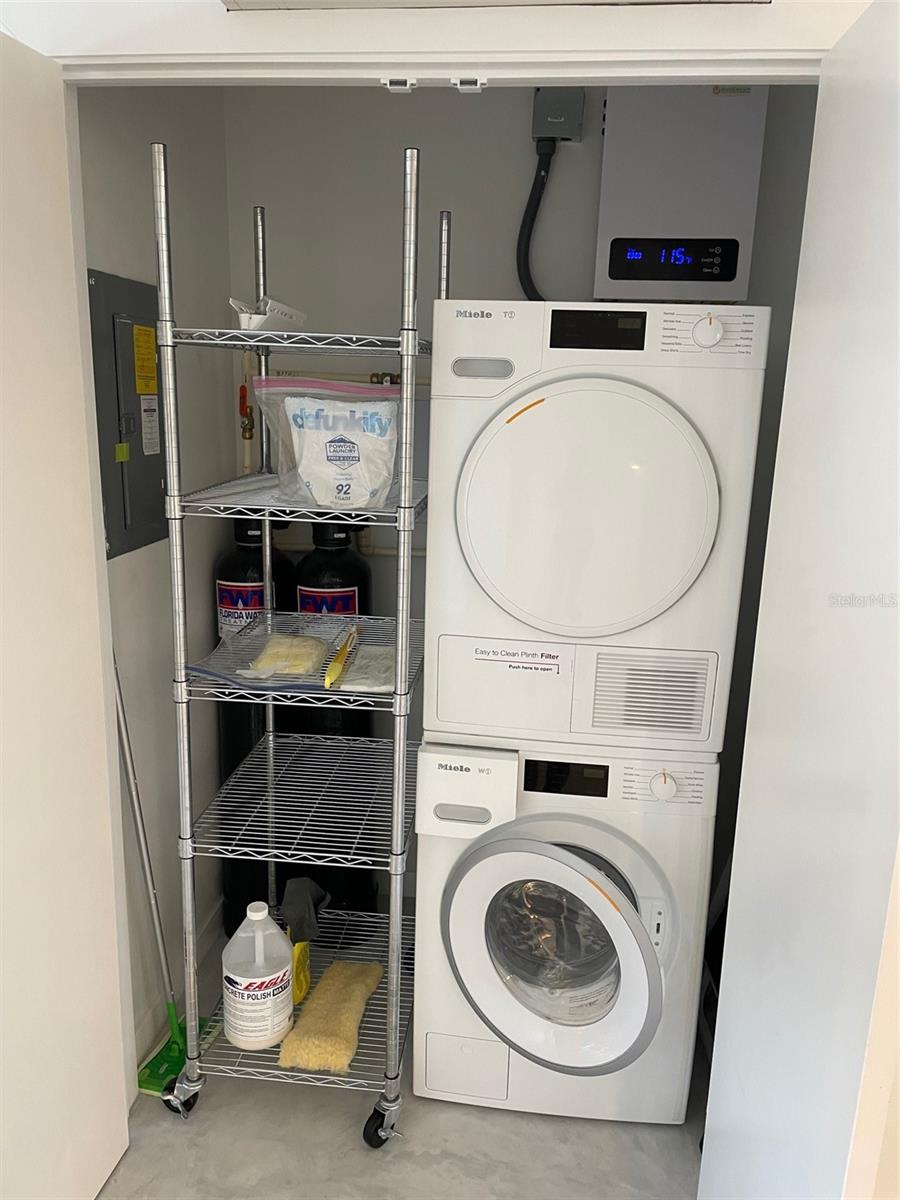 Image 36 of 41 For 224 6th Avenue N 13