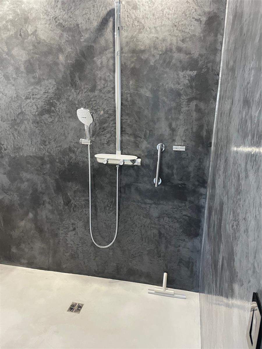 Image 40 of 41 For 224 6th Avenue N 13