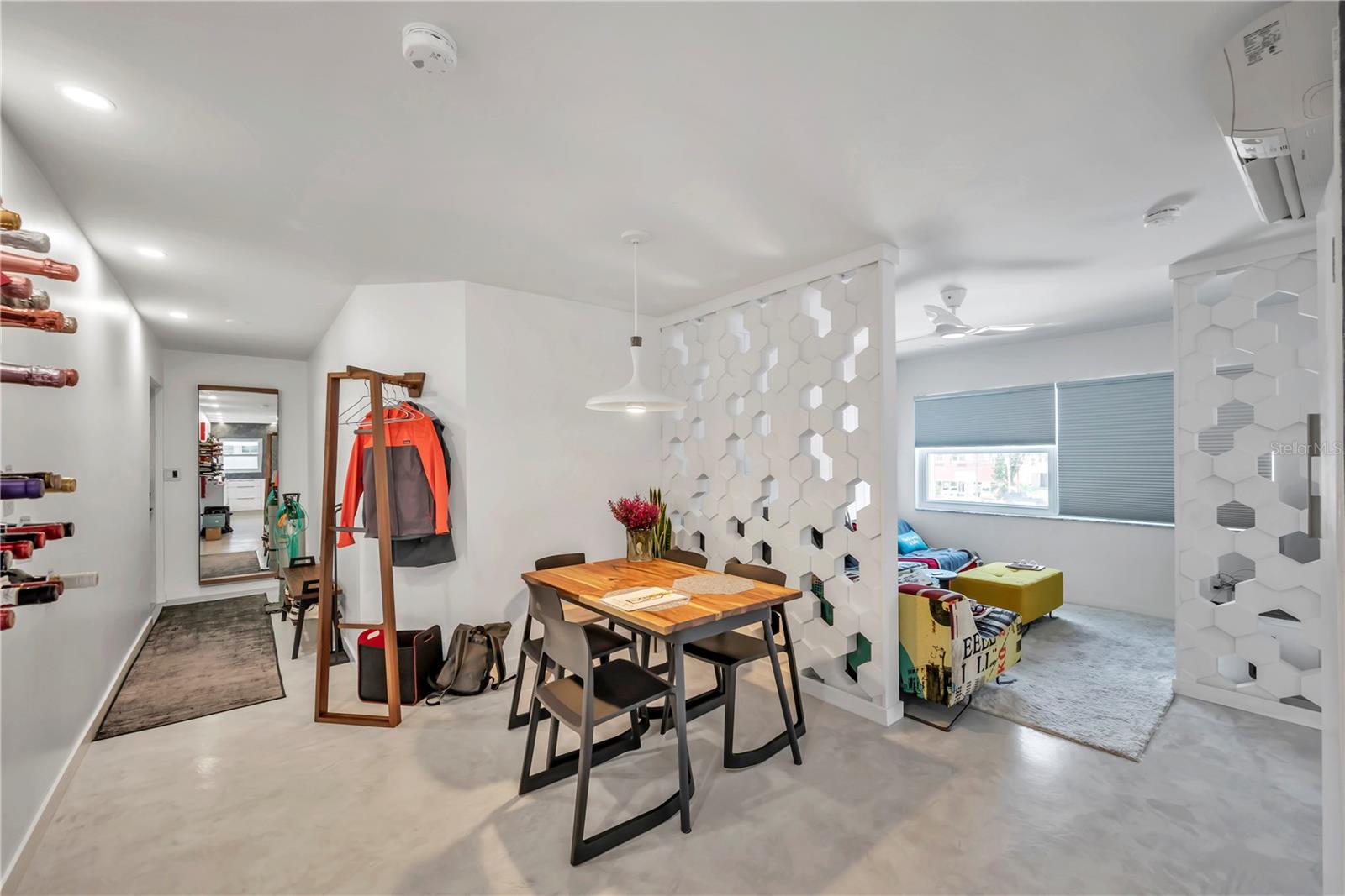 Image 8 of 41 For 224 6th Avenue N 13