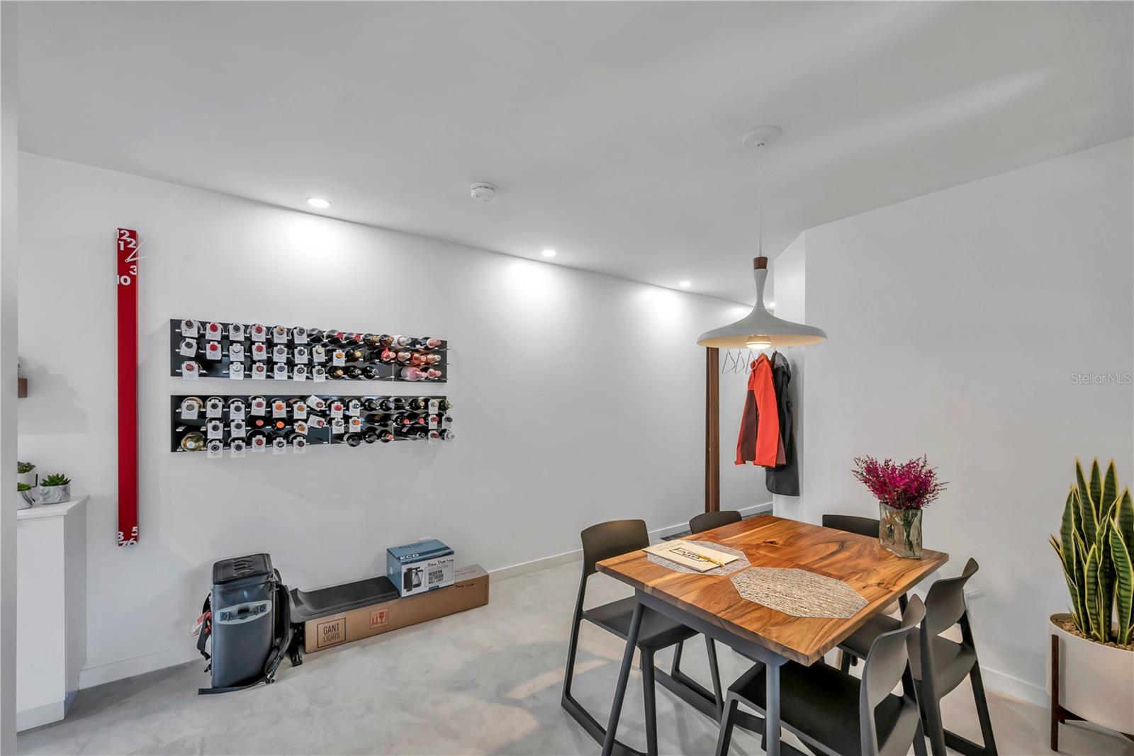 Image 9 of 41 For 224 6th Avenue N 13