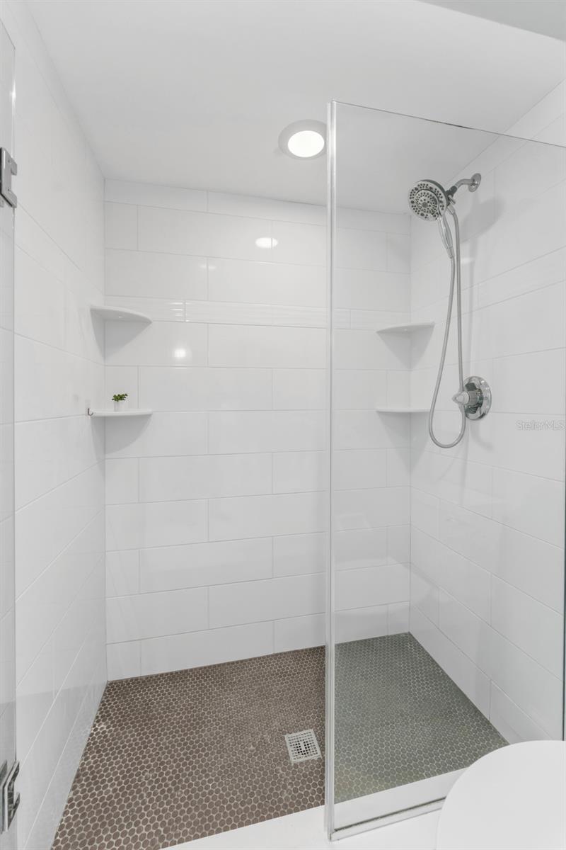 Image 45 of 75 For 8701 Tantallon Circle