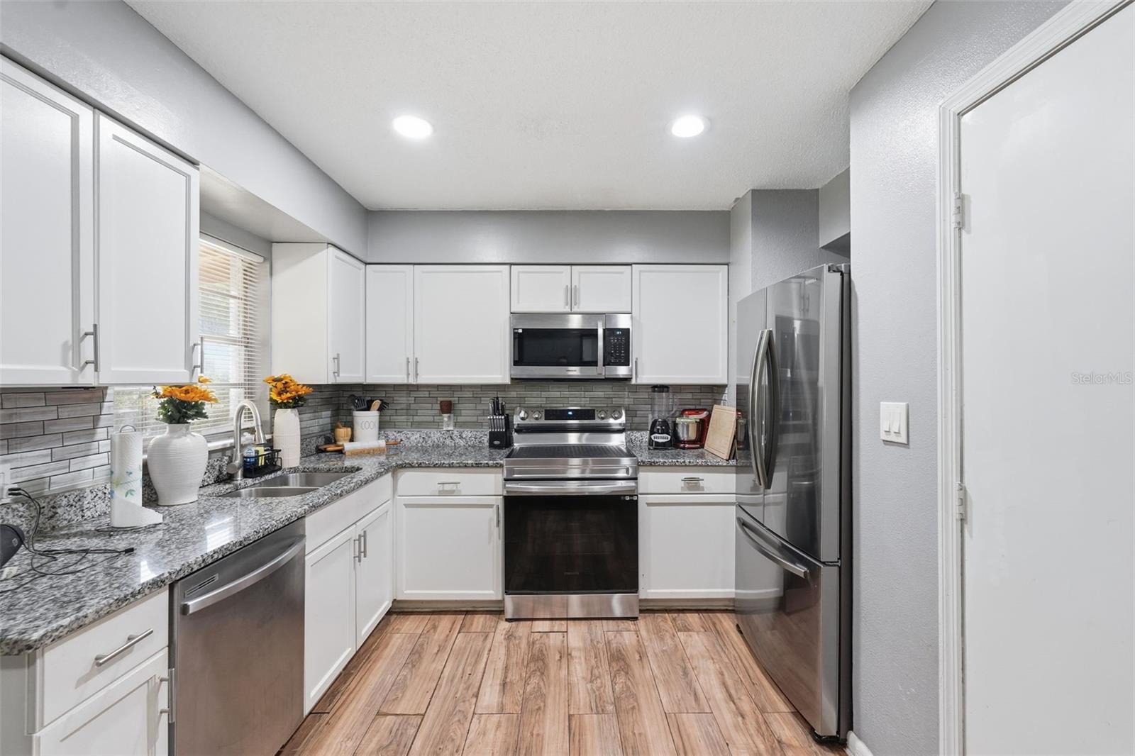 Image 18 of 26 For 8509 Kipling Lane