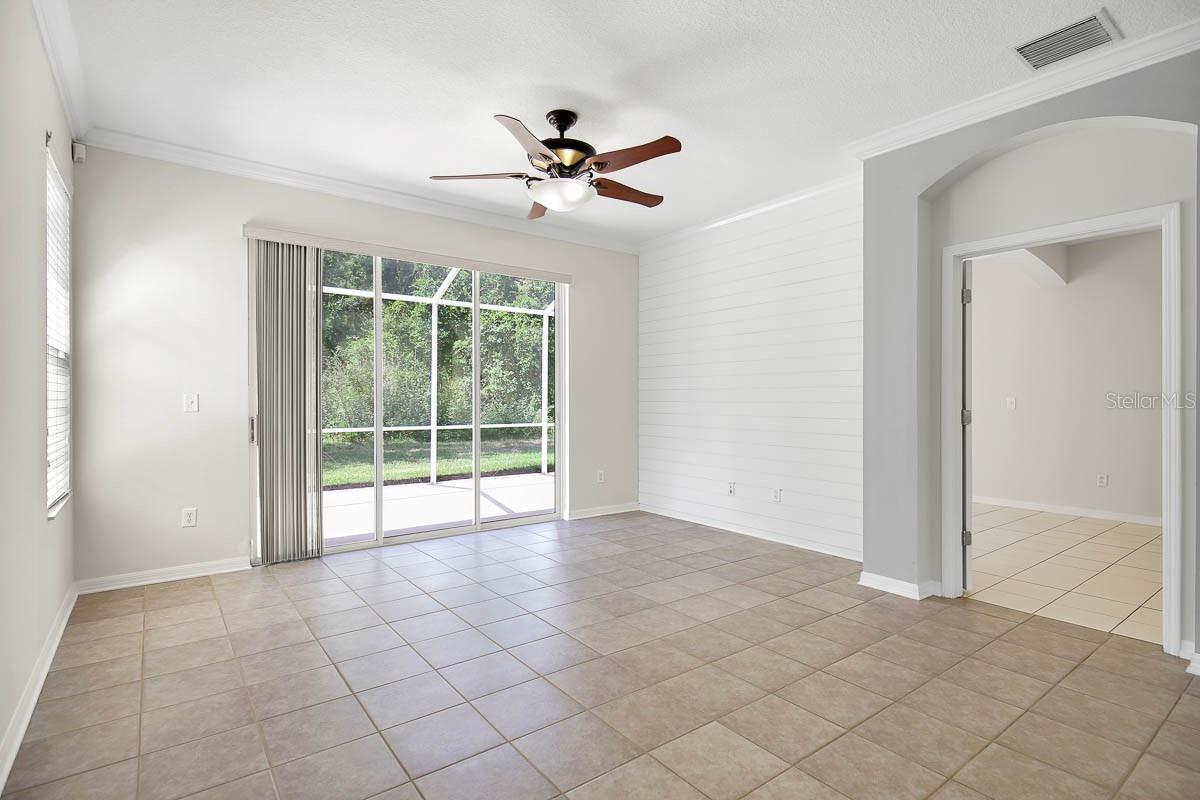 Image 11 of 41 For 15715 Phoebepark Avenue