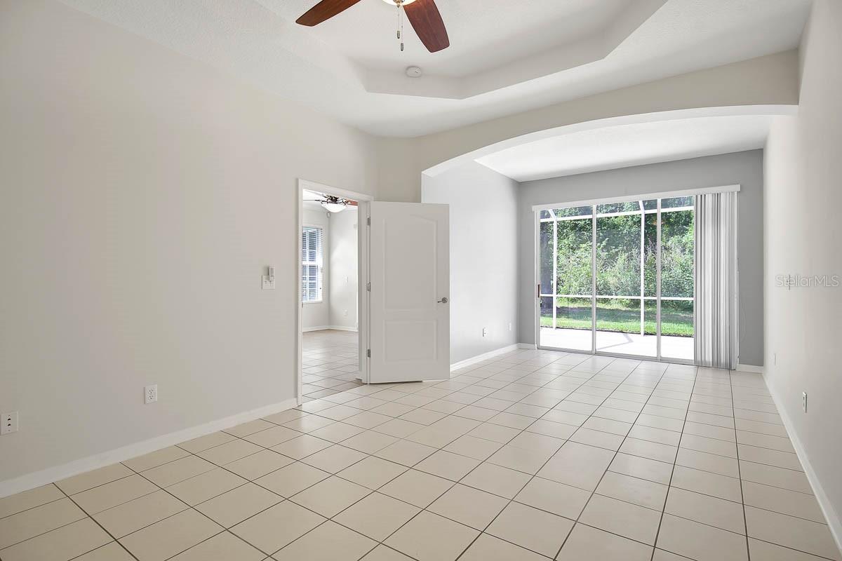 Image 18 of 41 For 15715 Phoebepark Avenue