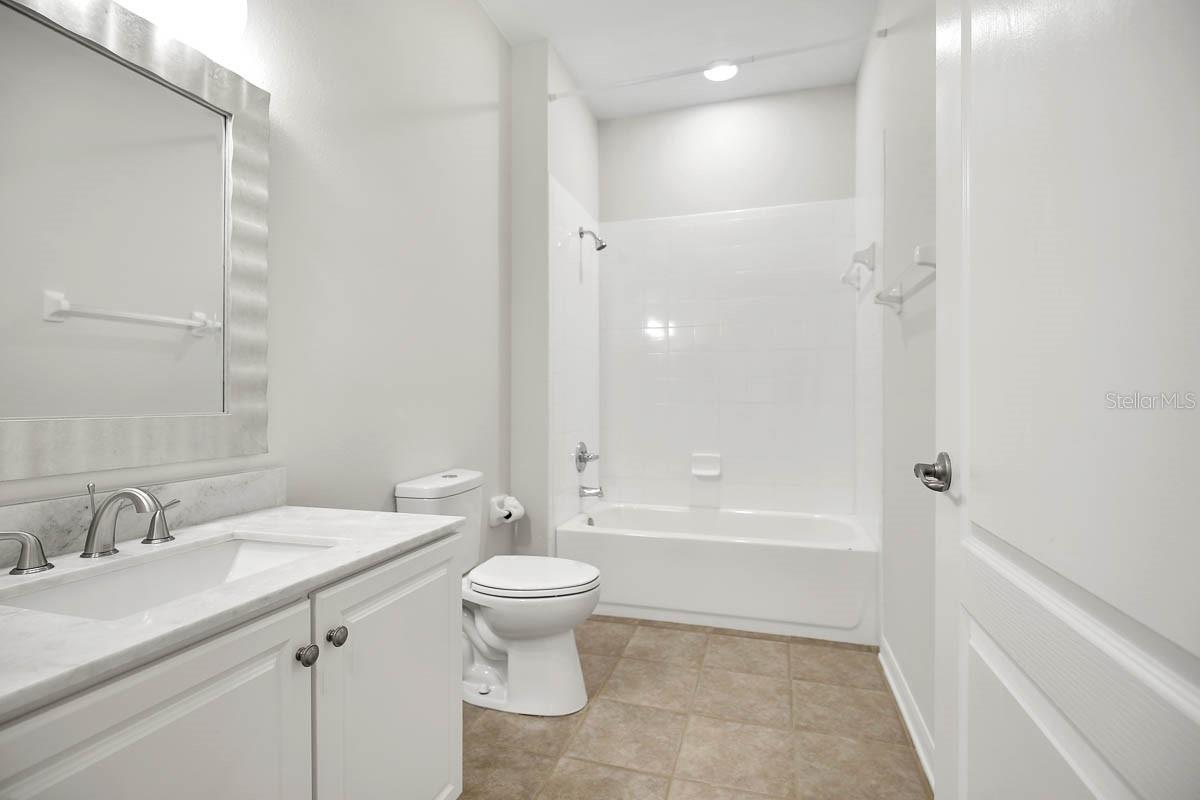 Image 24 of 41 For 15715 Phoebepark Avenue