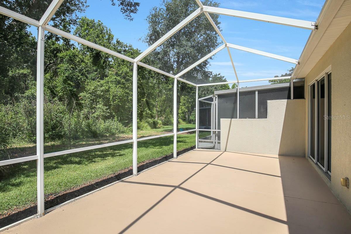 Image 27 of 41 For 15715 Phoebepark Avenue