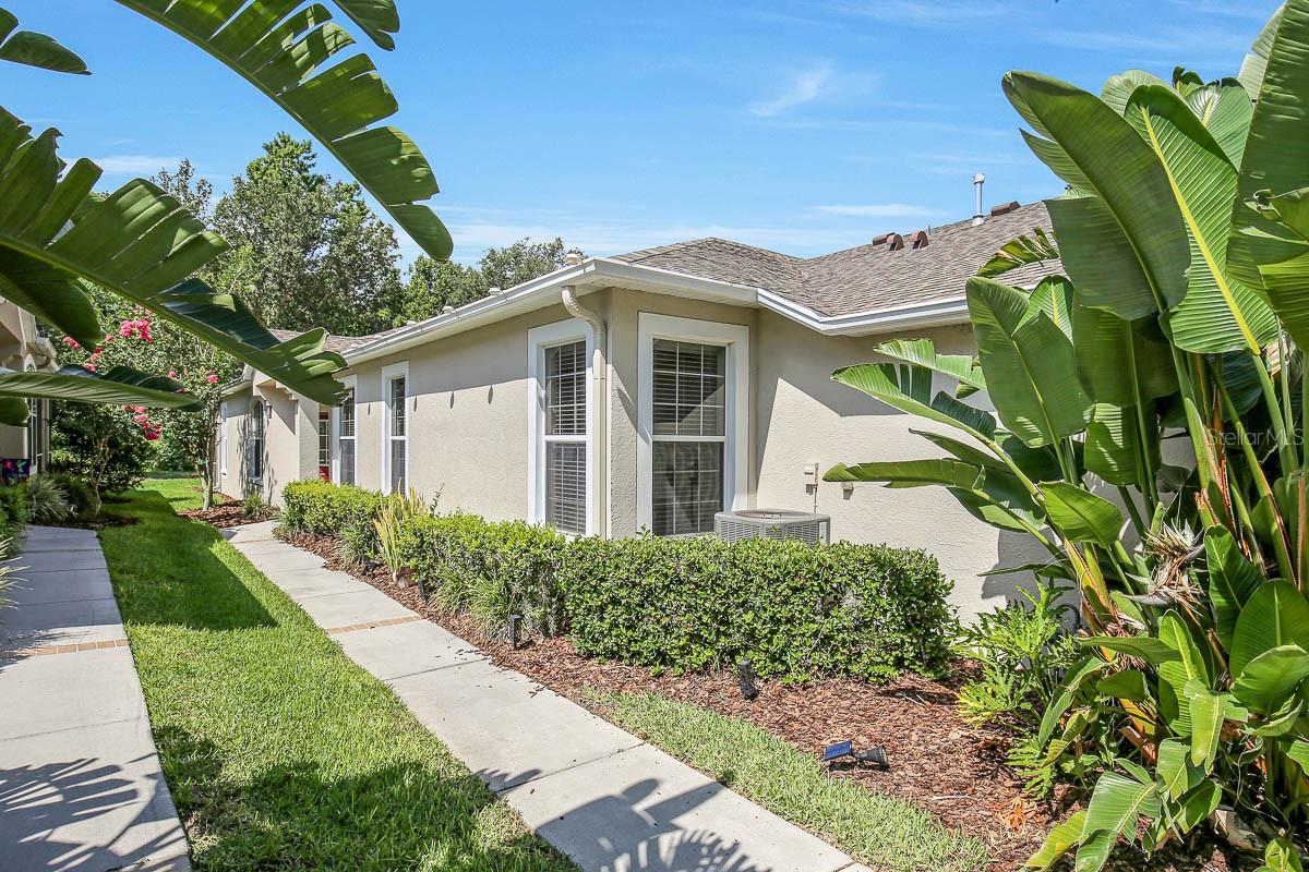 Image 4 of 41 For 15715 Phoebepark Avenue