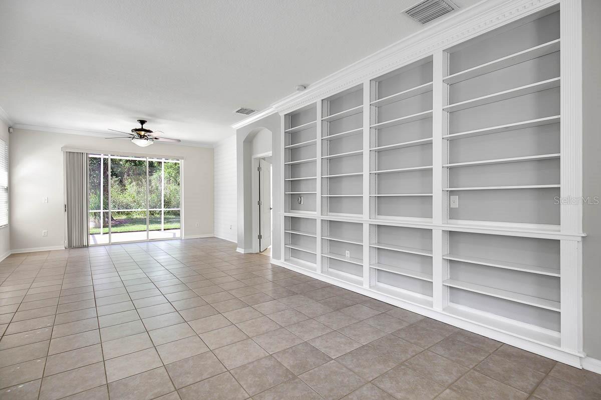 Image 8 of 41 For 15715 Phoebepark Avenue