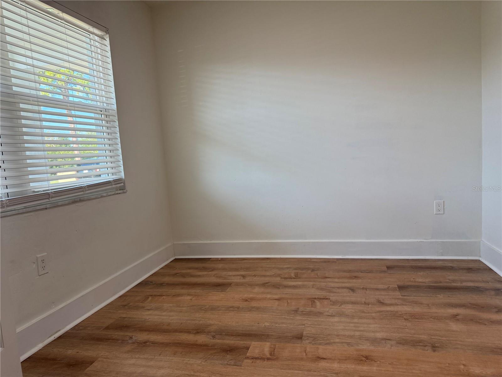 Image 2 of 14 For 1001 77th Avenue N 102