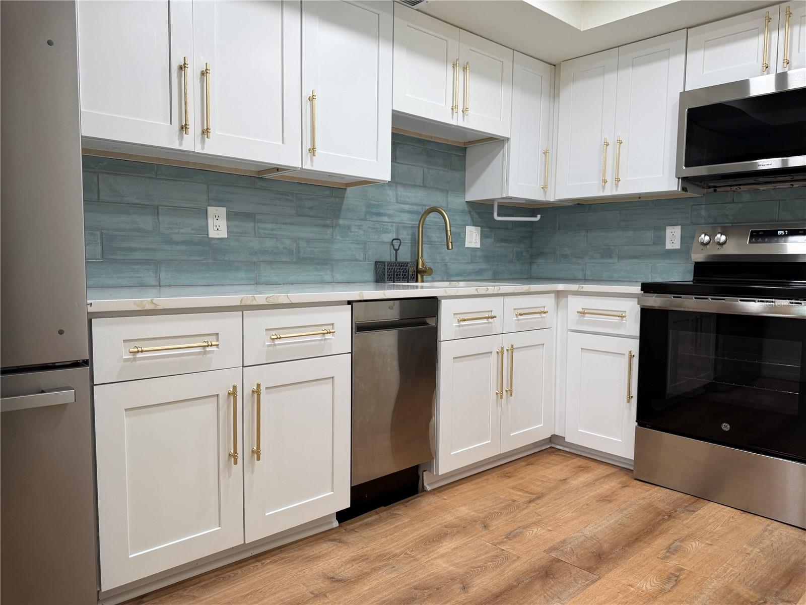 Image 6 of 14 For 1001 77th Avenue N 102