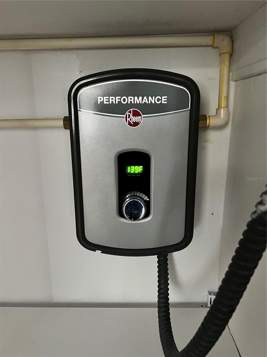 Image 11 of 14 For 1210 Cheney Highway G