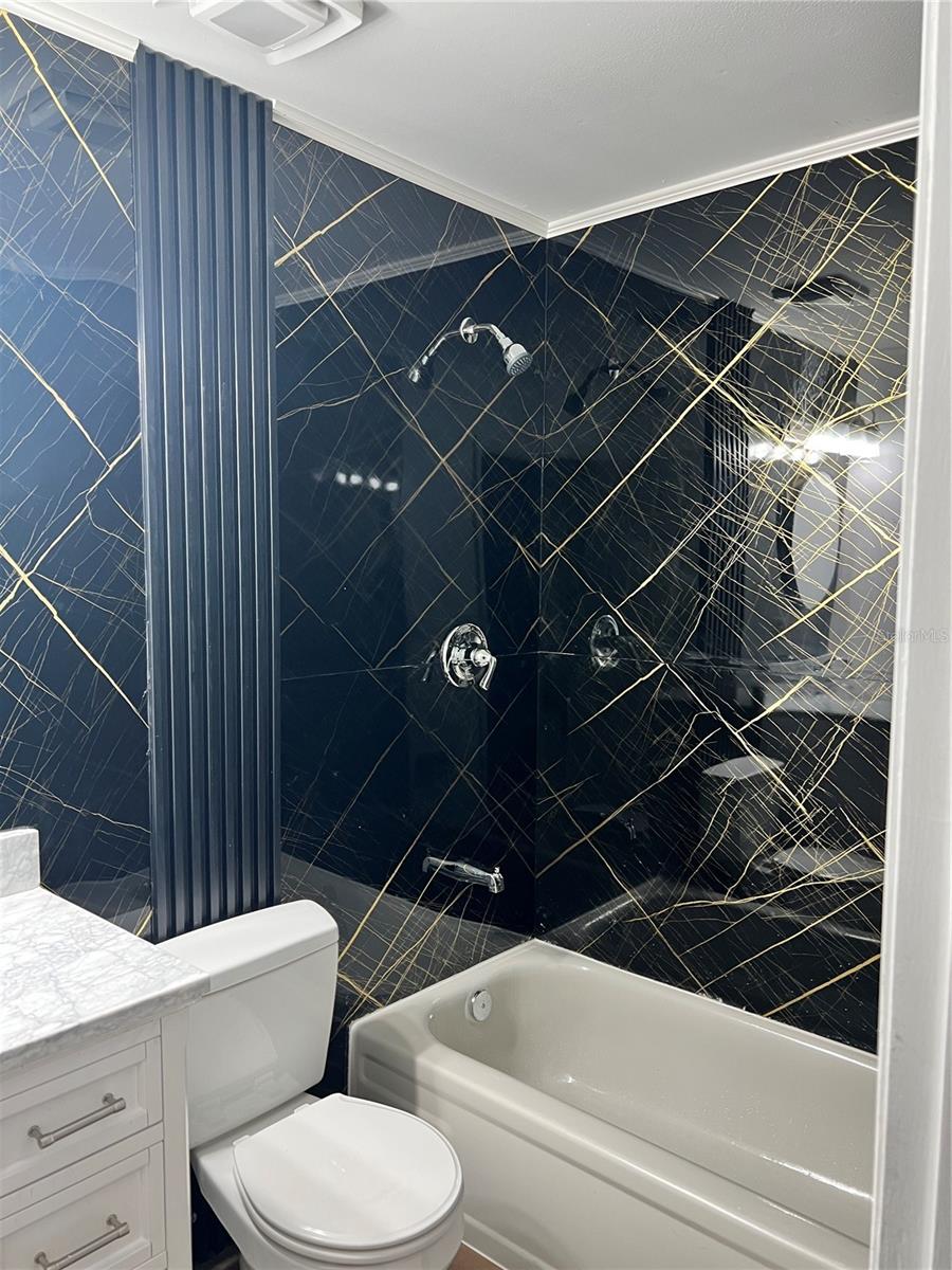 Image 6 of 14 For 1210 Cheney Highway G