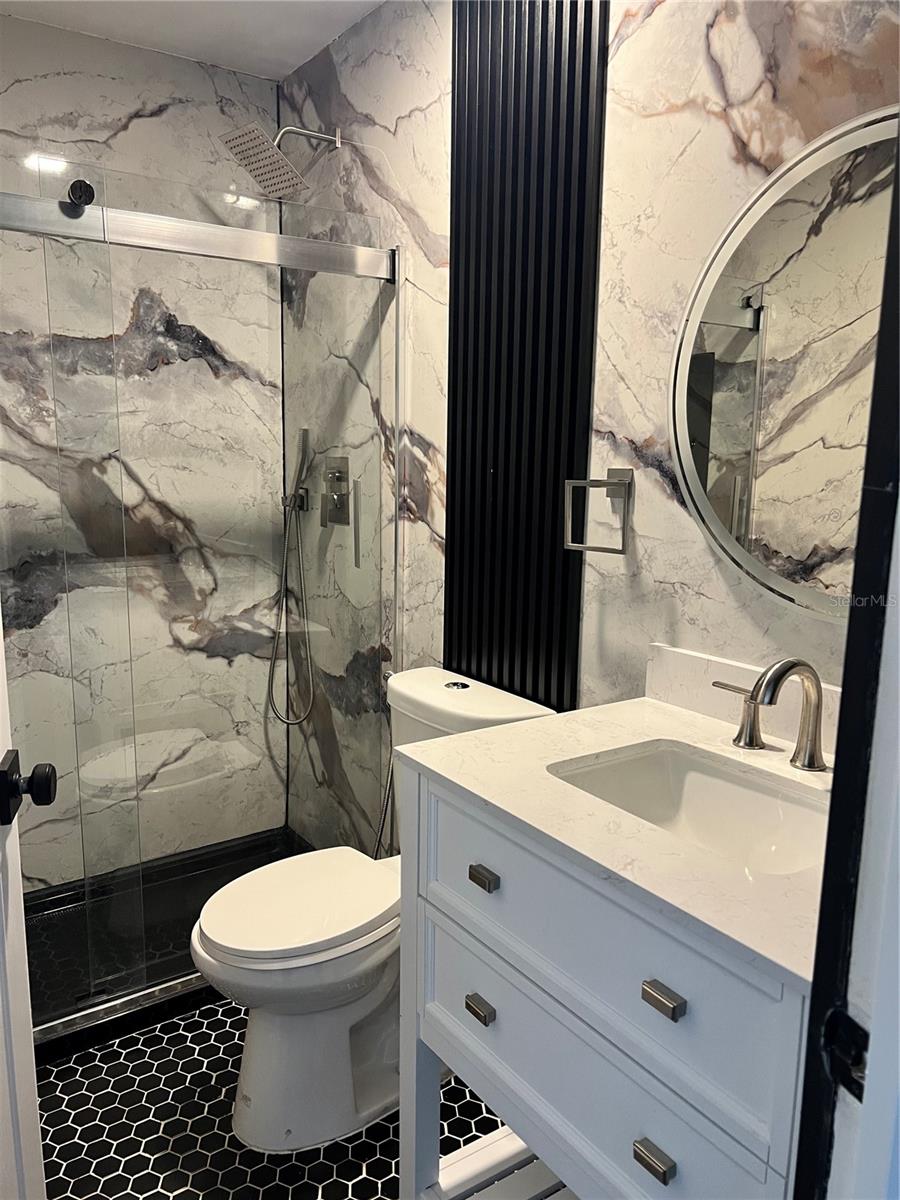 Image 7 of 14 For 1210 Cheney Highway G