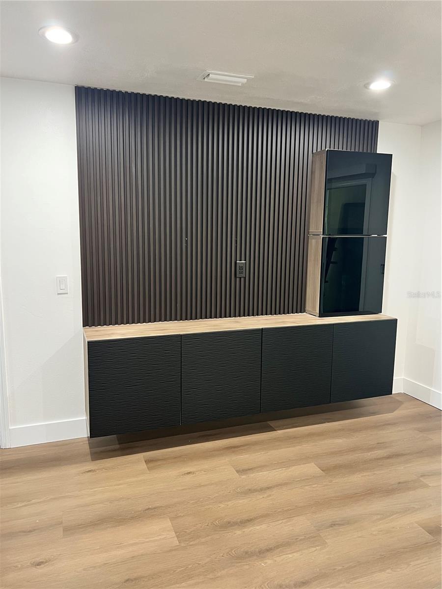 Image 9 of 14 For 1210 Cheney Highway G