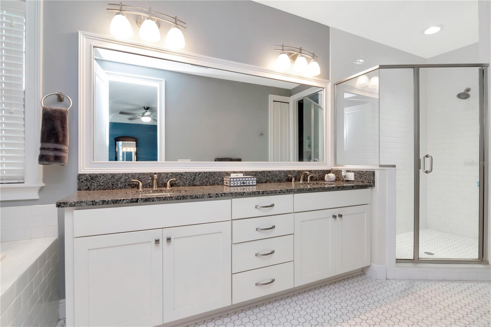 Image 19 of 35 For 409 Tampania Avenue 2