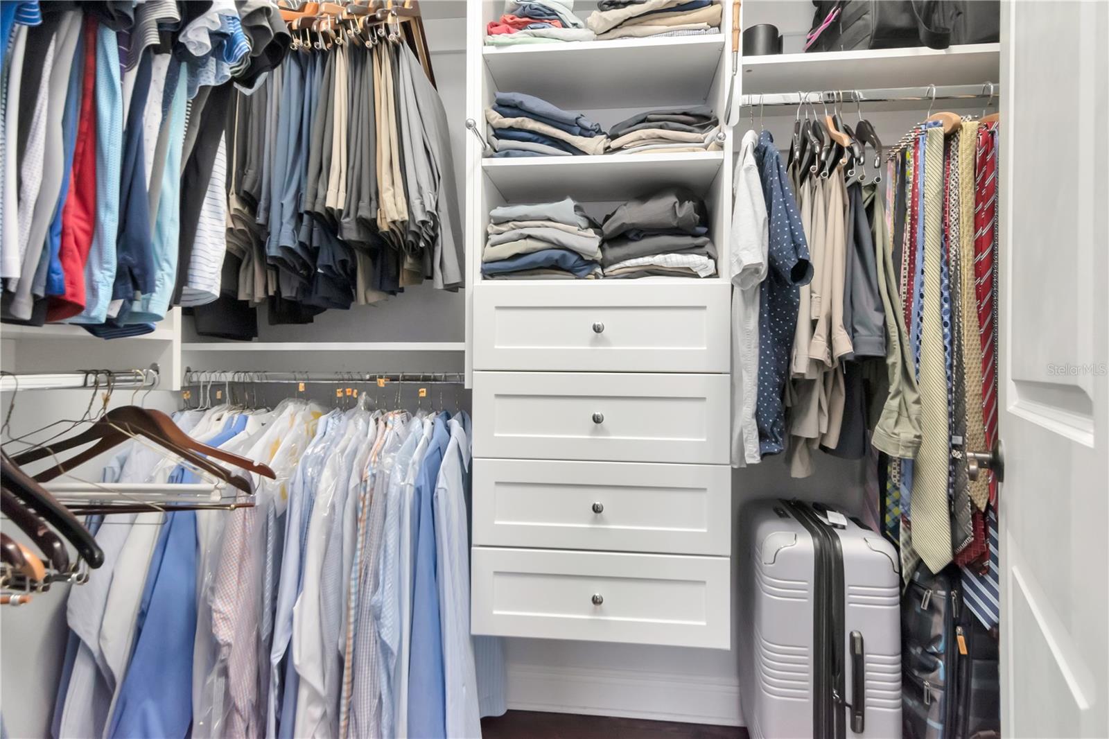 Image 21 of 35 For 409 Tampania Avenue 2