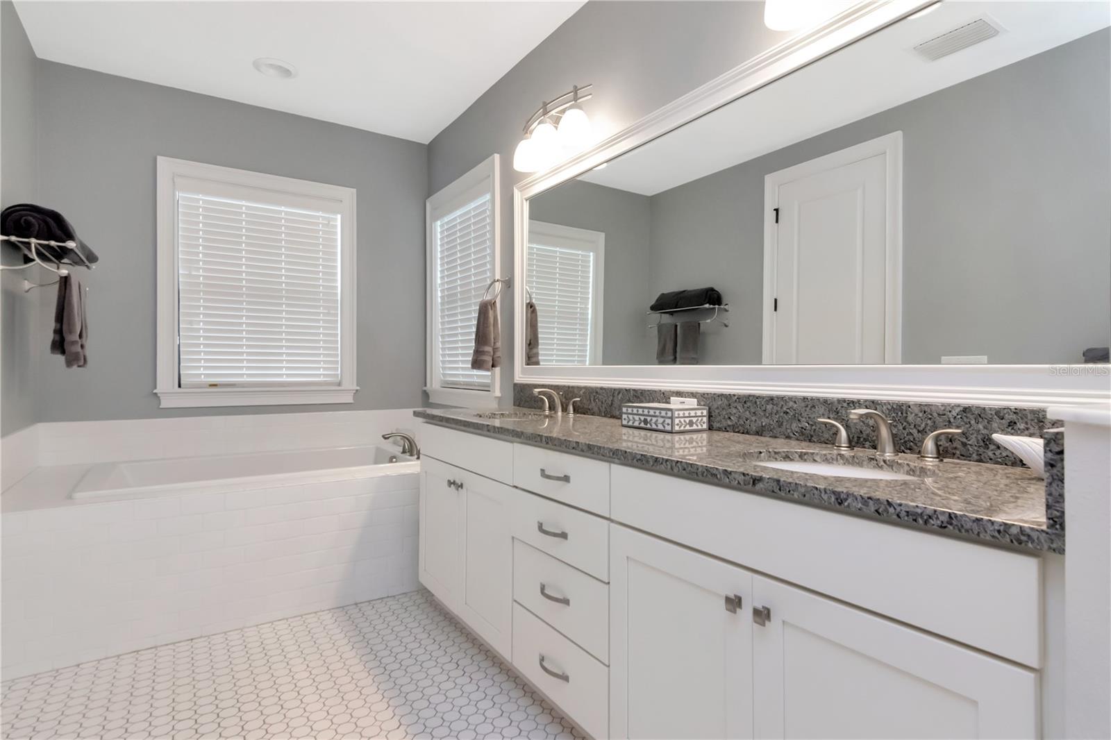 Image 22 of 35 For 409 Tampania Avenue 2