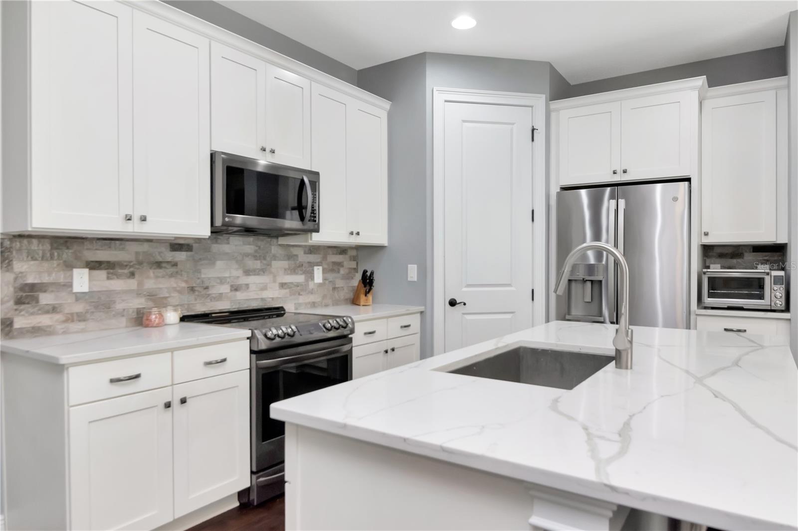 Image 7 of 35 For 409 Tampania Avenue 2