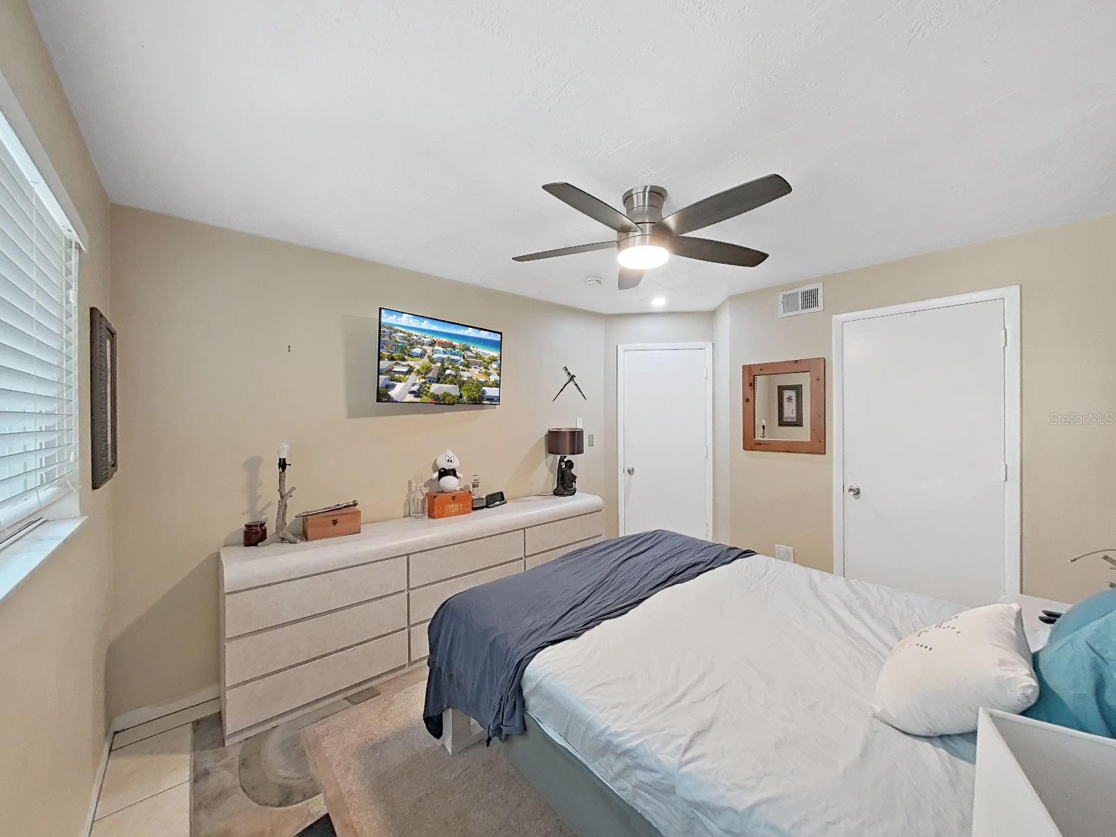 Image 22 of 27 For 206 22nd Avenue