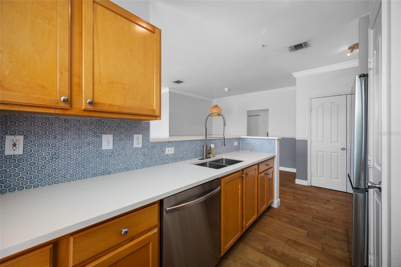 Image 17 of 52 For 5000 Culbreath Key Way 1-201