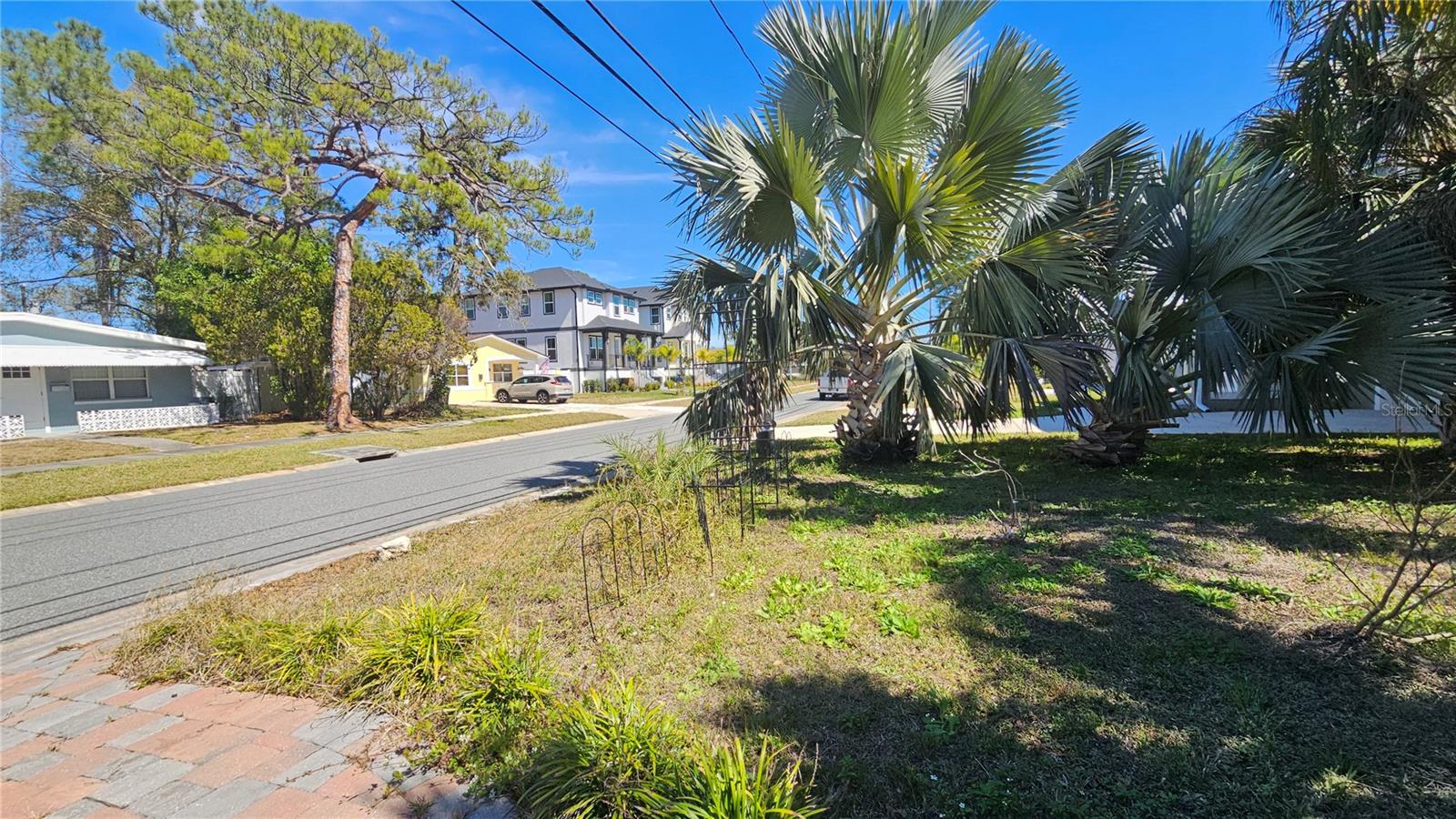 Image 5 of 26 For 208 48th Avenue N