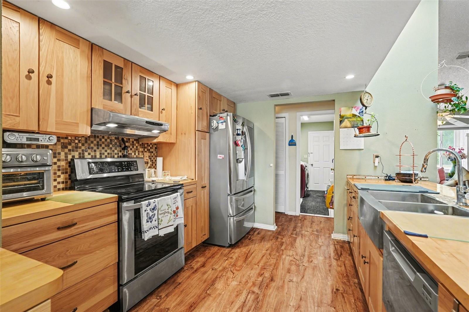 Image 13 of 31 For 10267 Elgin Boulevard