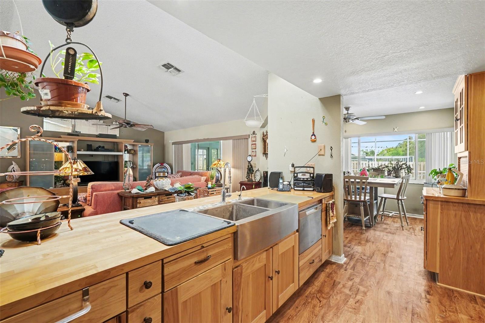 Image 14 of 31 For 10267 Elgin Boulevard