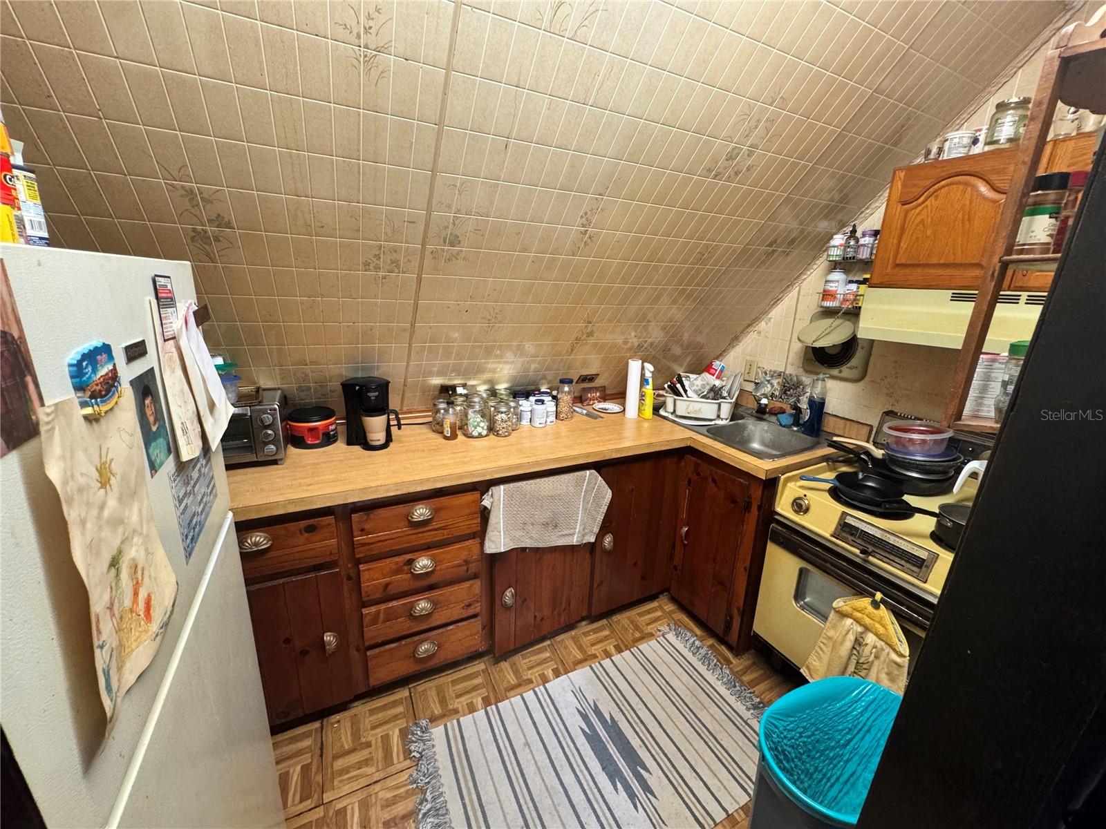 Image 16 of 60 For 17528 Coyote Road