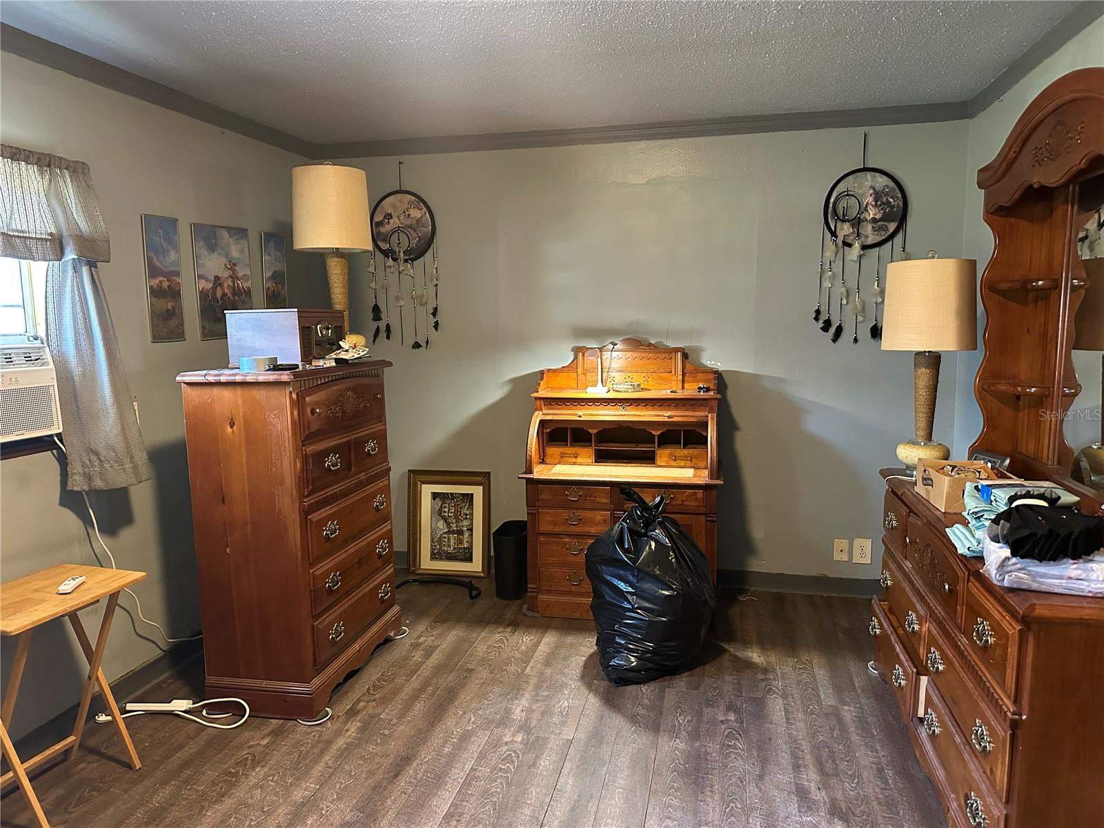 Image 10 of 26 For 8240 Edgehill Court