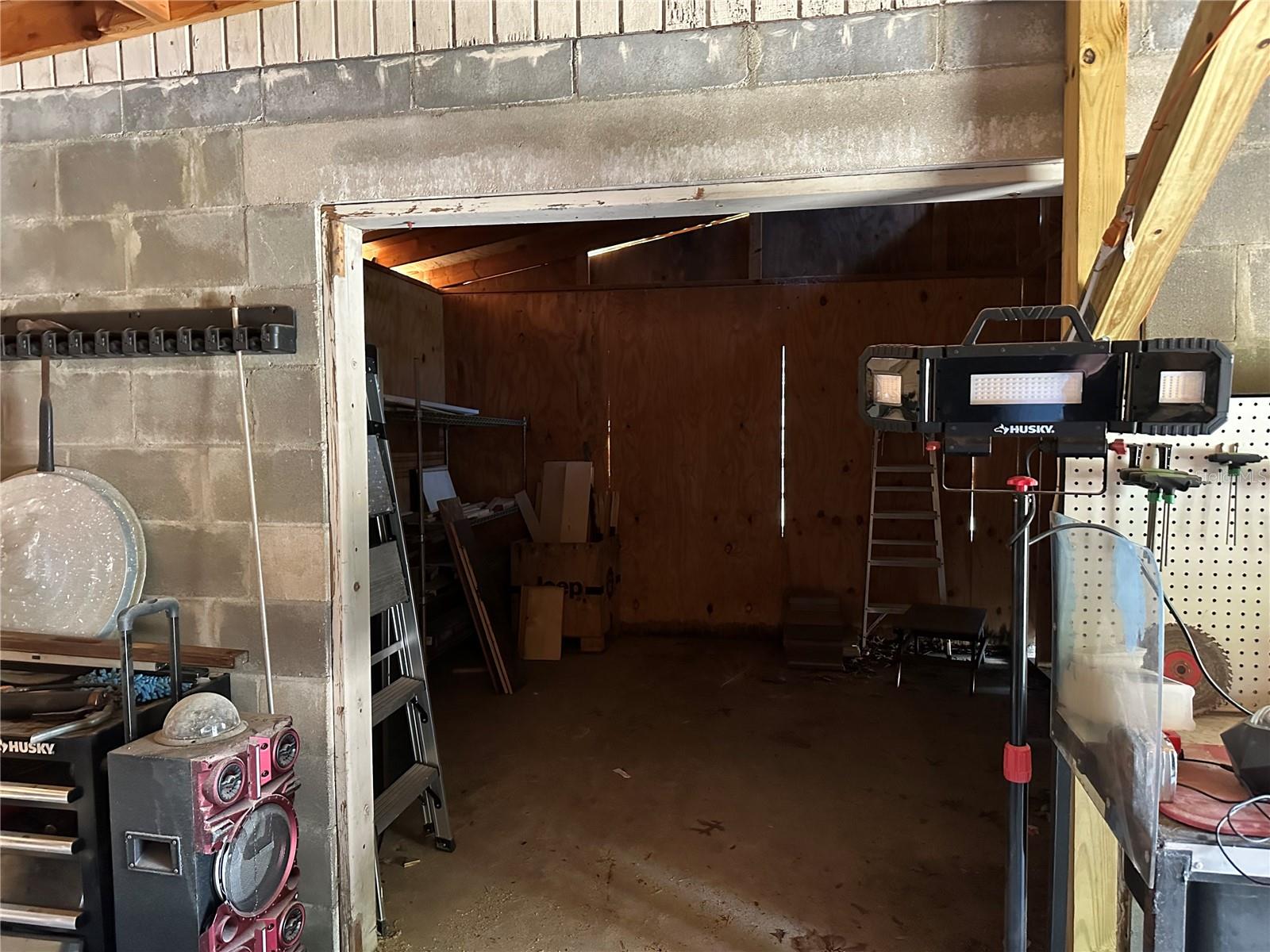 Image 18 of 26 For 8240 Edgehill Court