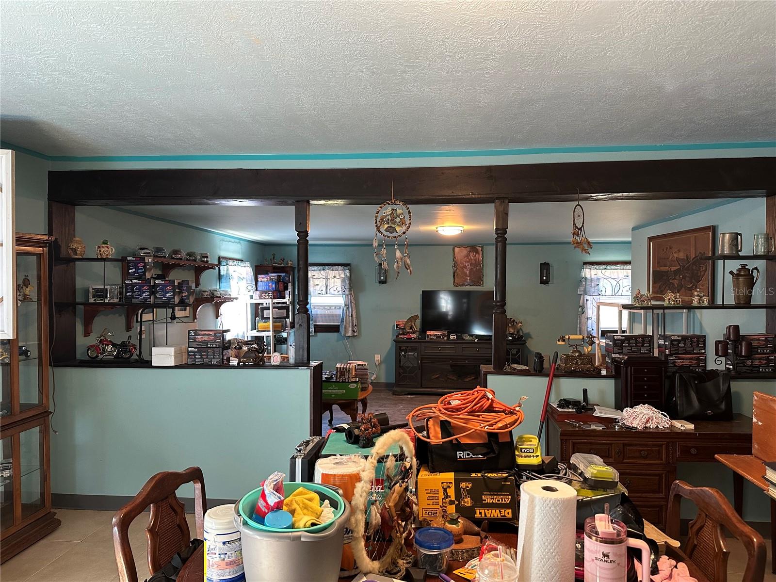 Image 7 of 26 For 8240 Edgehill Court