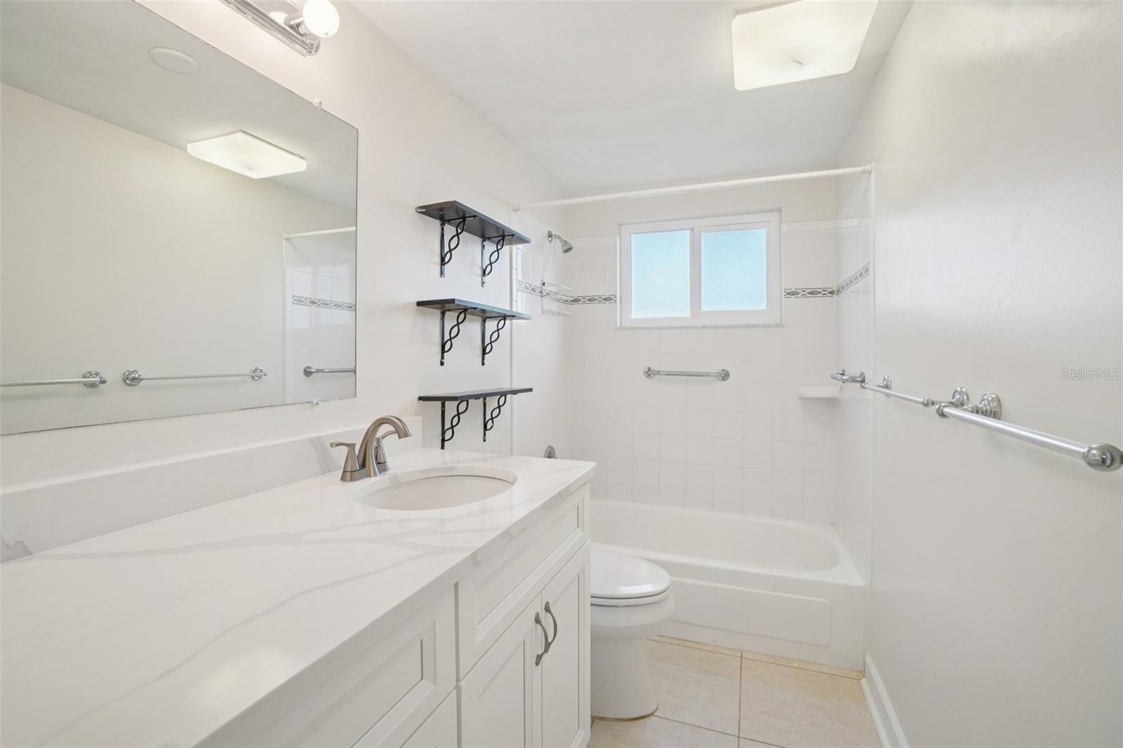 Image 13 of 37 For 1847 Shore Drive S 117