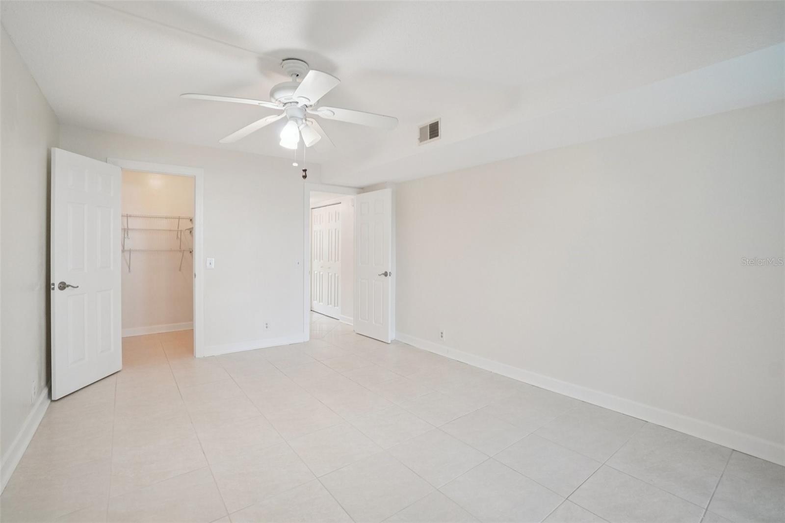 Image 17 of 37 For 1847 Shore Drive S 117