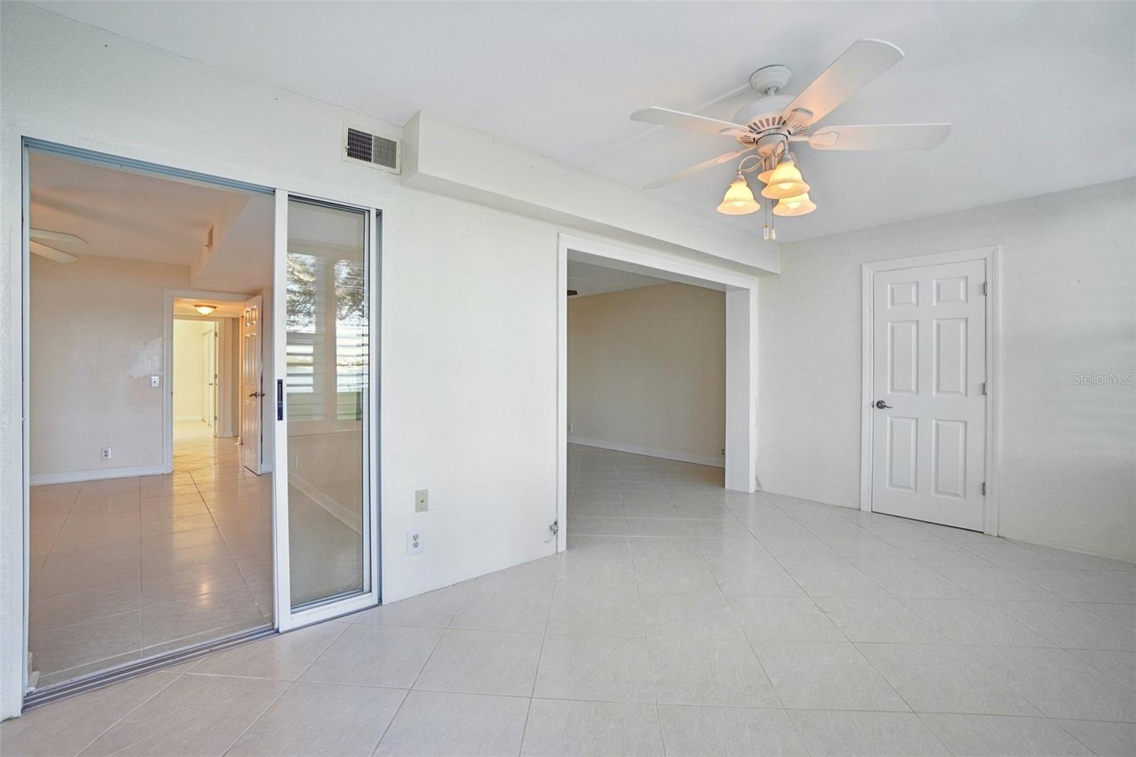 Image 20 of 37 For 1847 Shore Drive S 117
