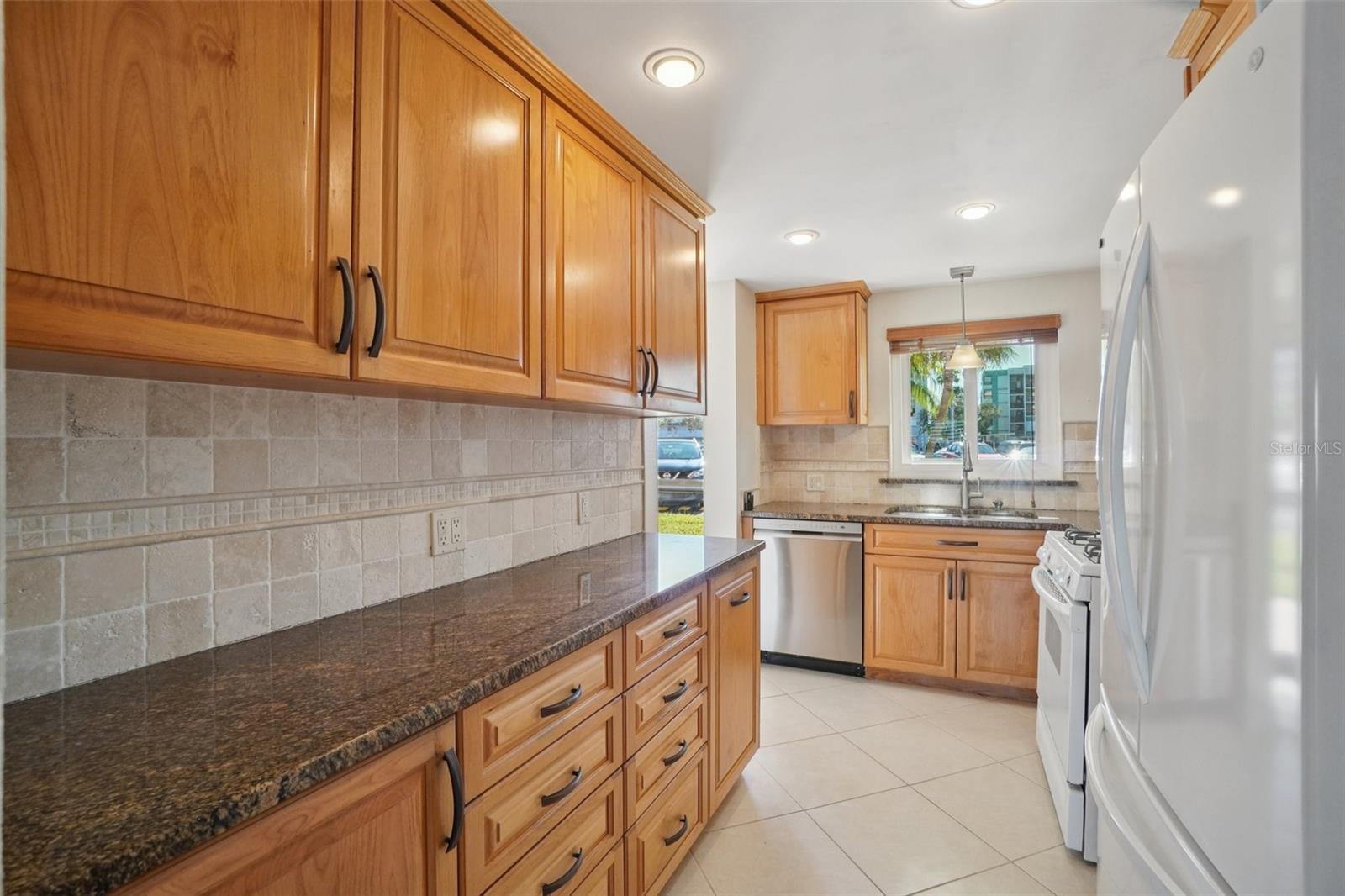 Image 4 of 37 For 1847 Shore Drive S 117