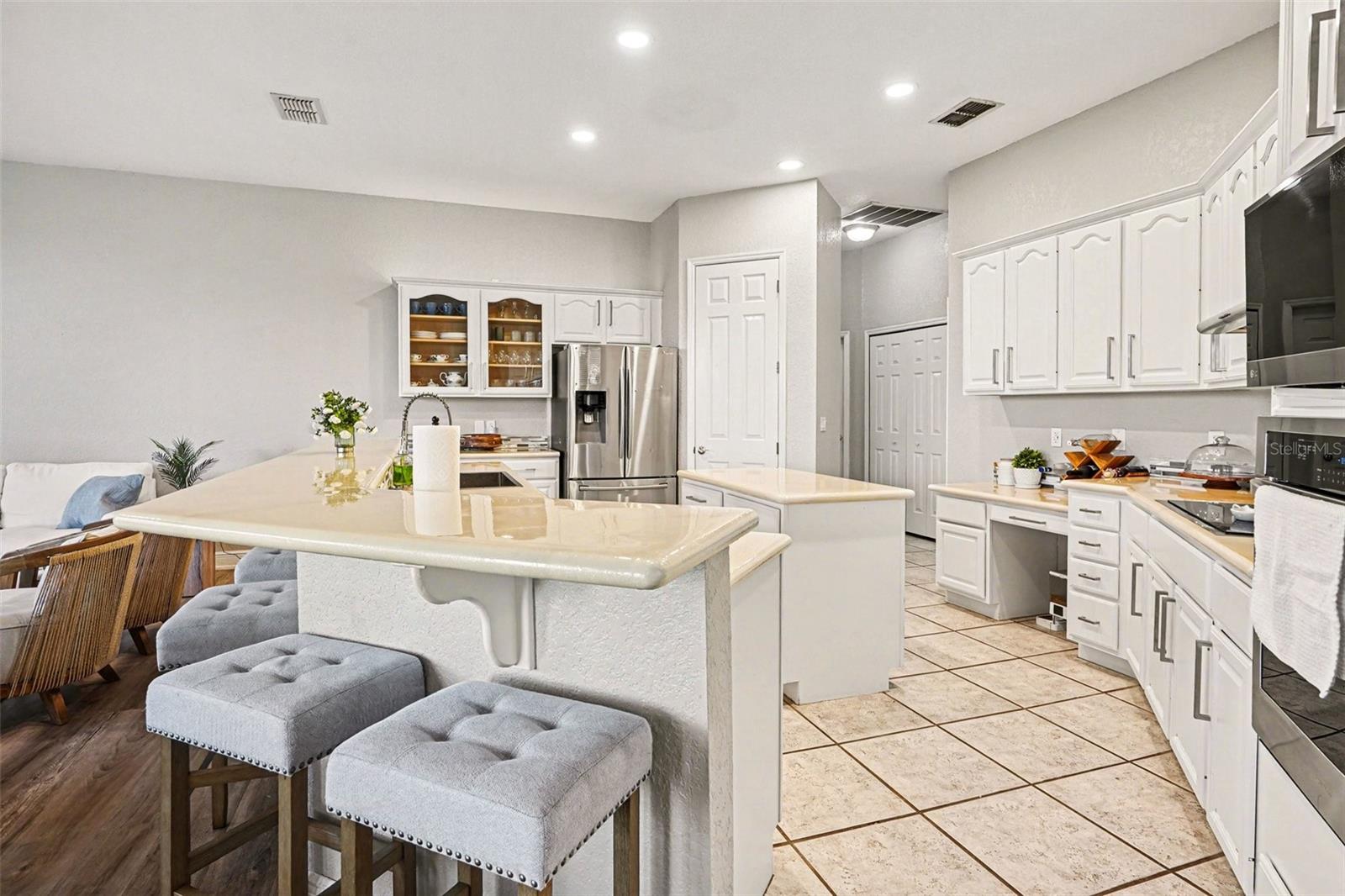 Image 11 of 43 For 3085 Landings Court