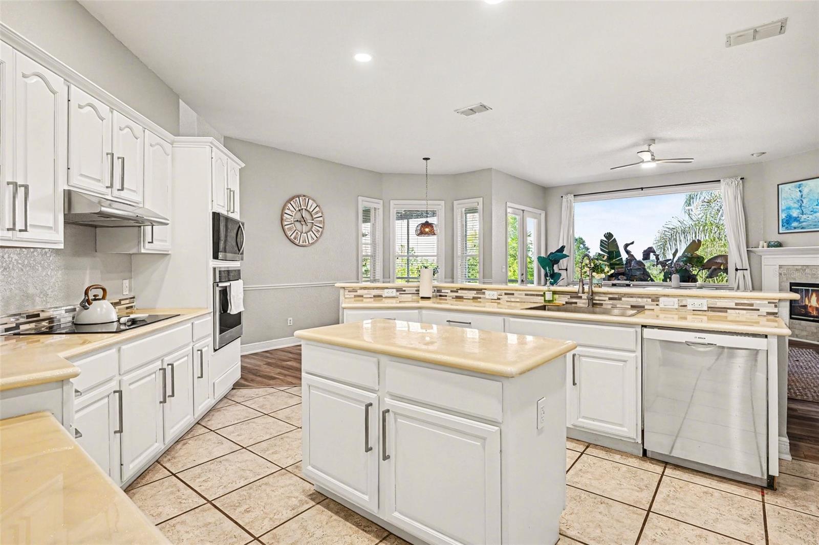 Image 14 of 43 For 3085 Landings Court