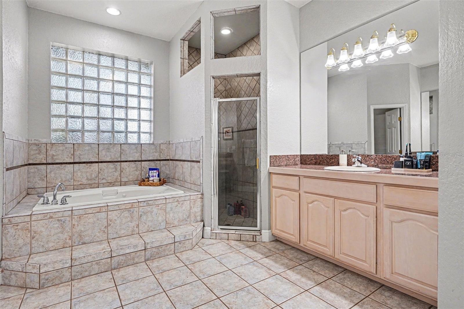 Image 24 of 43 For 3085 Landings Court