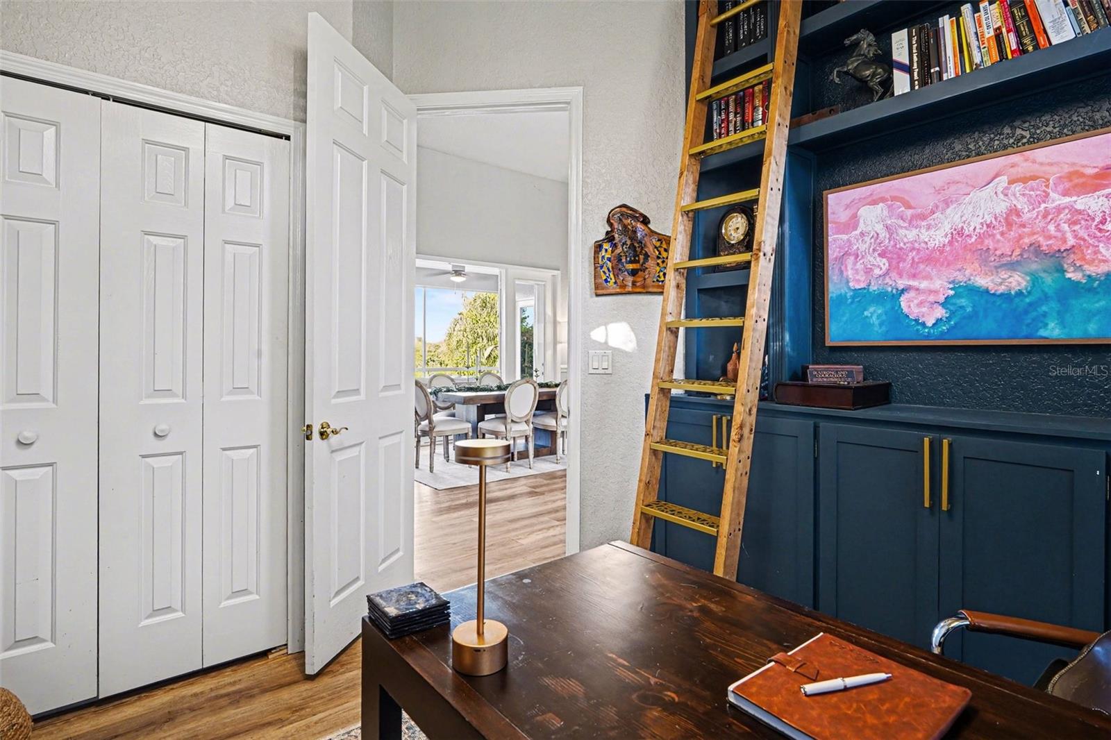 Image 27 of 43 For 3085 Landings Court