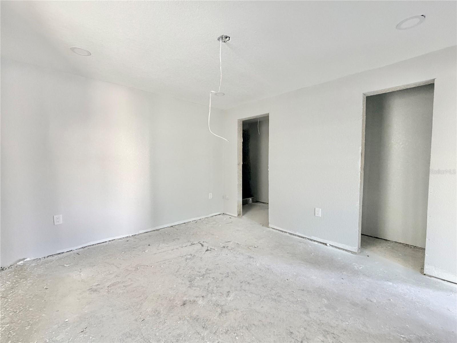 Image 43 of 50 For 664 Mandalay Avenue