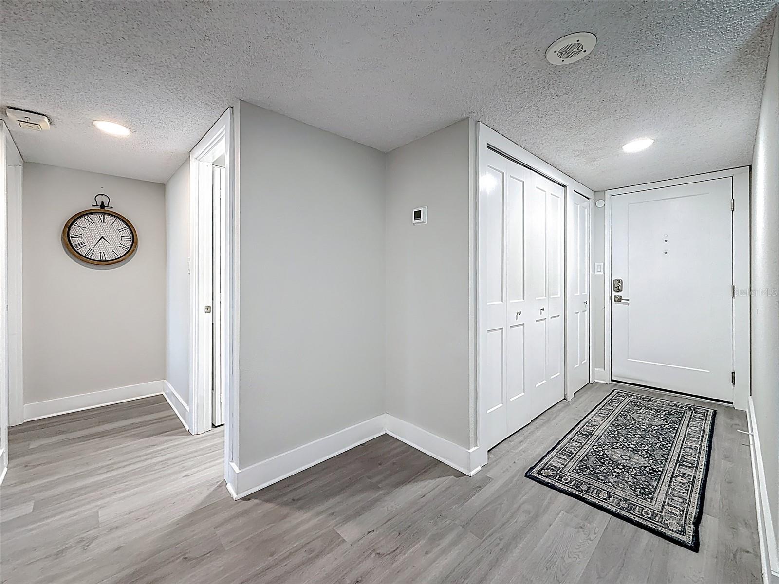 Image 11 of 79 For 400 Island Way 1411