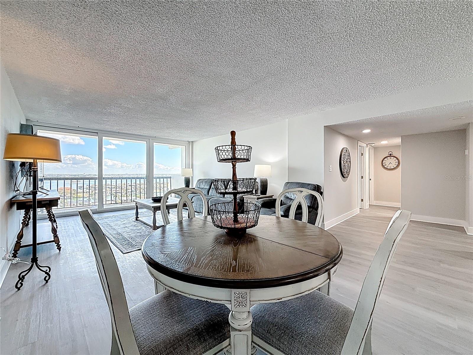 Image 25 of 79 For 400 Island Way 1411