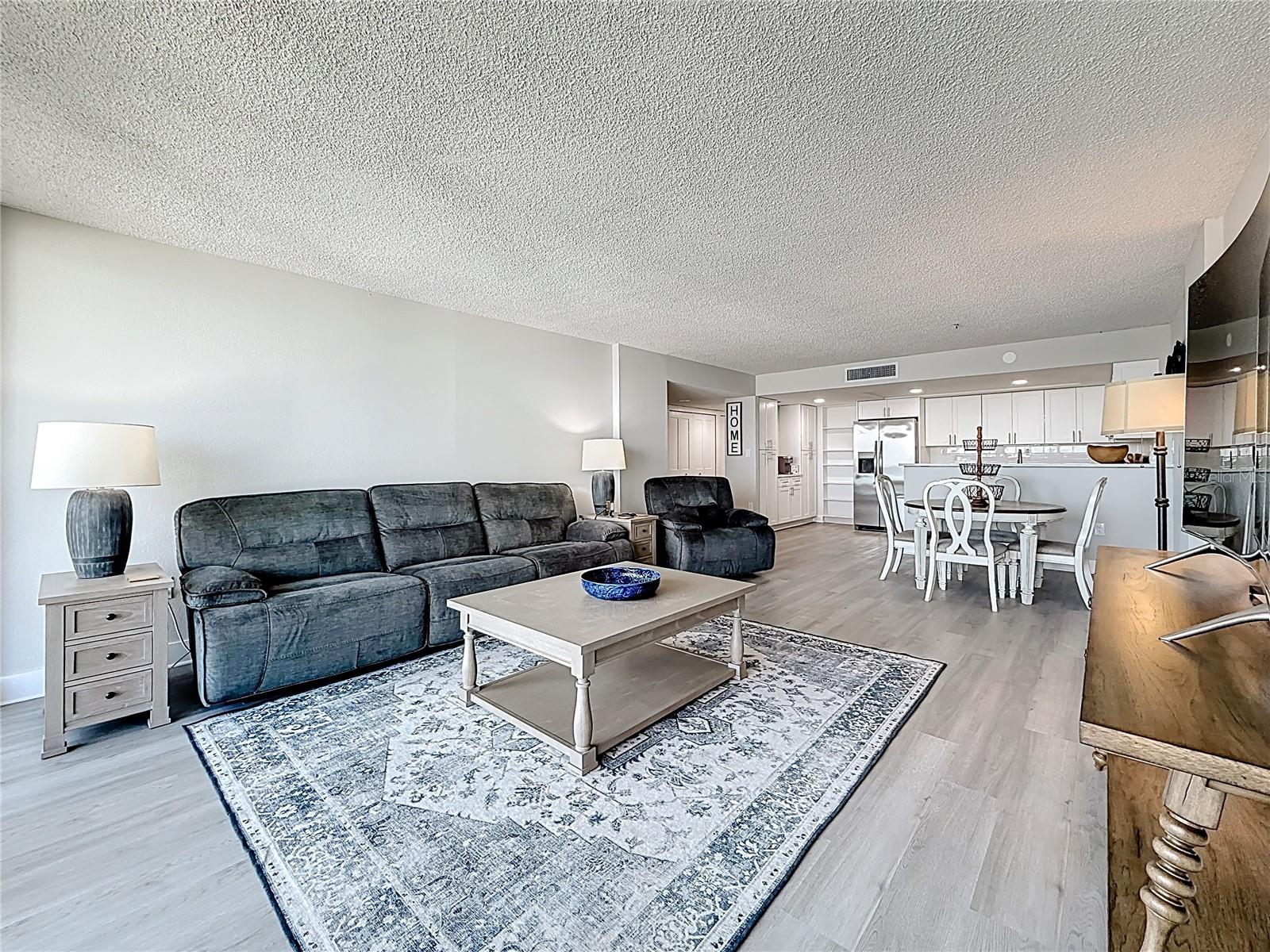 Image 30 of 79 For 400 Island Way 1411