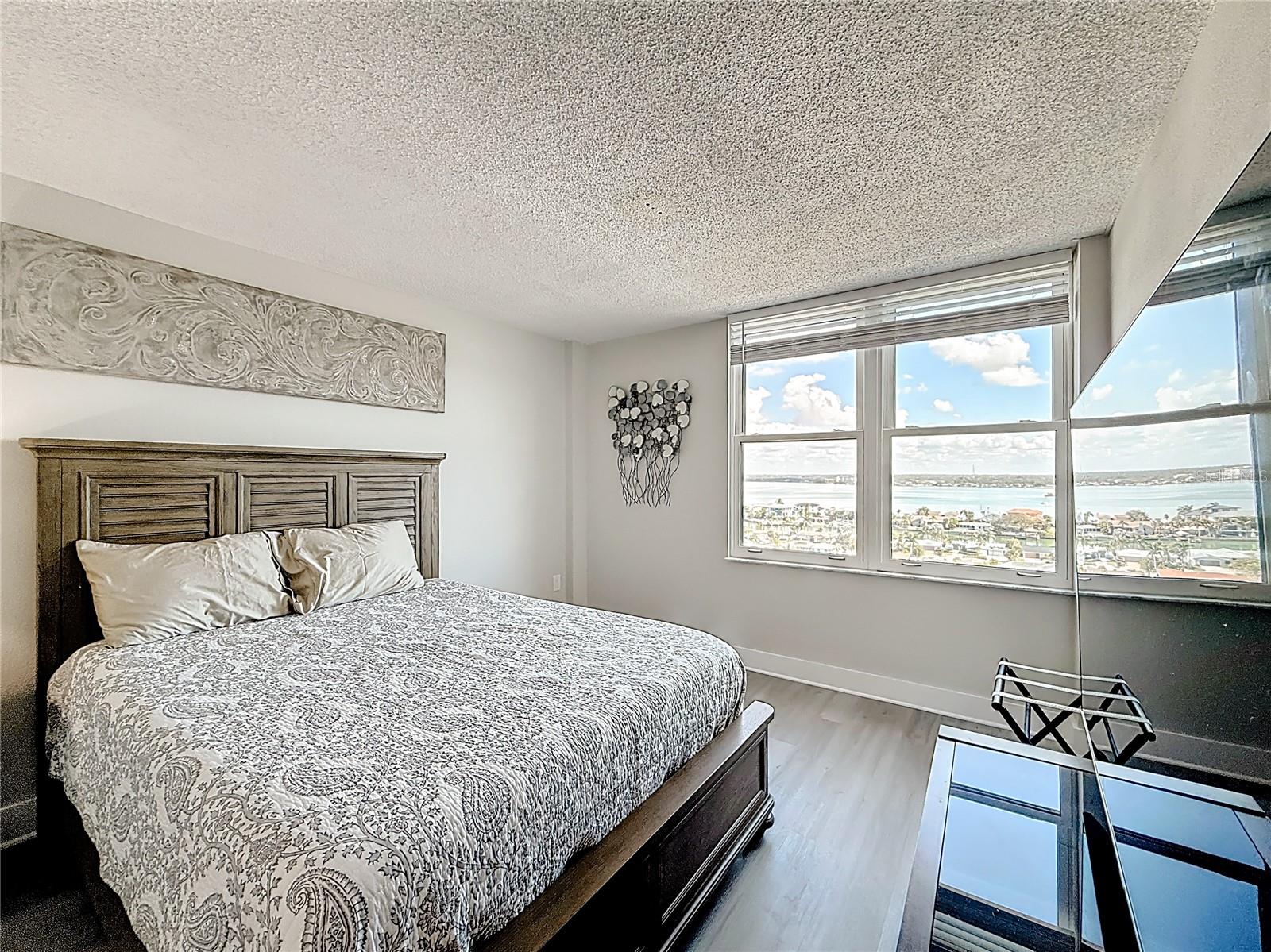 Image 49 of 79 For 400 Island Way 1411